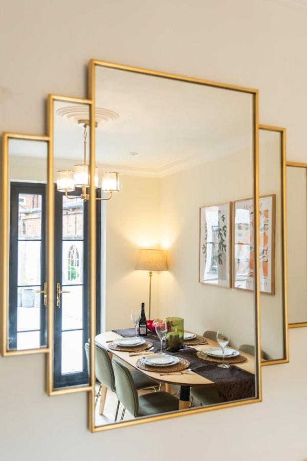 Stratford Townhouse: Luxurious Renovation Near Theater District Villa Exterior photo