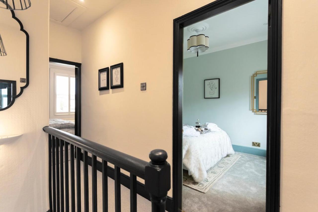 Stratford Townhouse: Luxurious Renovation Near Theater District Villa Exterior photo
