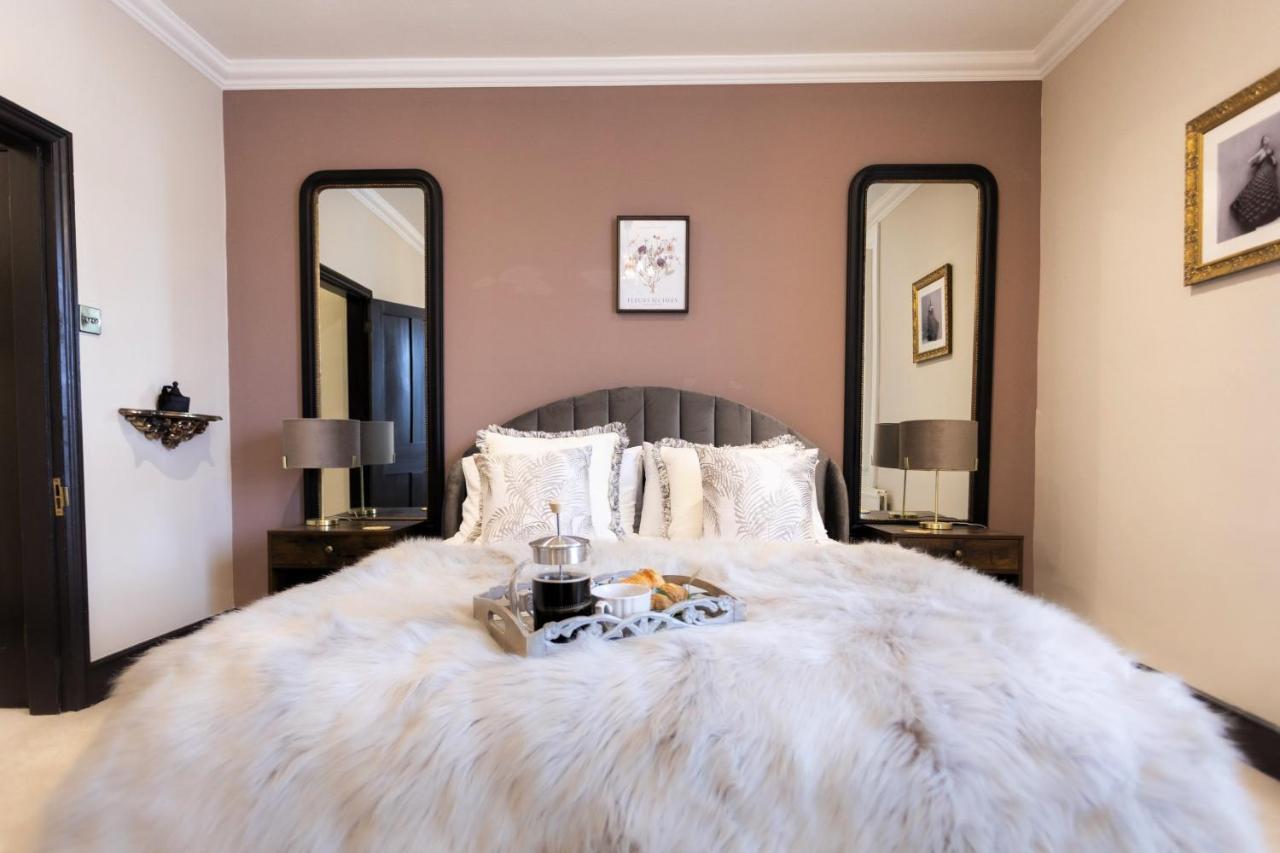 Stratford Townhouse: Luxurious Renovation Near Theater District Villa Exterior photo